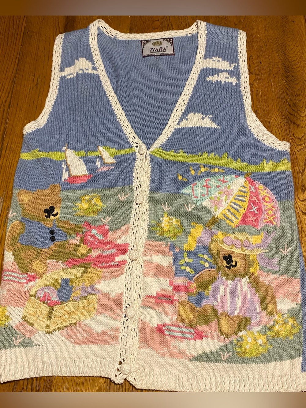 Tiara International Vintage Knit Vest Bears Beach Vacation